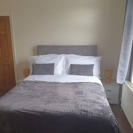 Flat C Gravesend 2 Bedroom Flat 2 Min Walk To Station & Town Centre Eksteriør billede