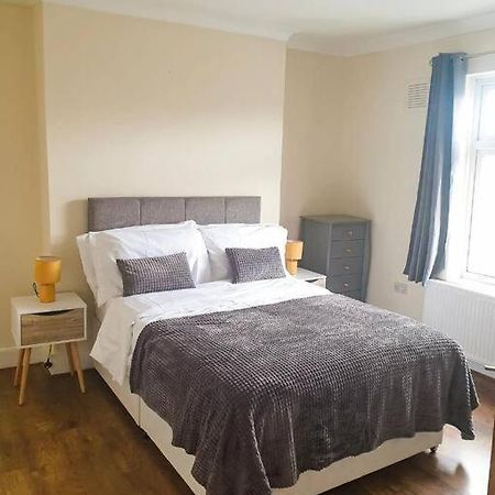 Flat C Gravesend 2 Bedroom Flat 2 Min Walk To Station & Town Centre Eksteriør billede