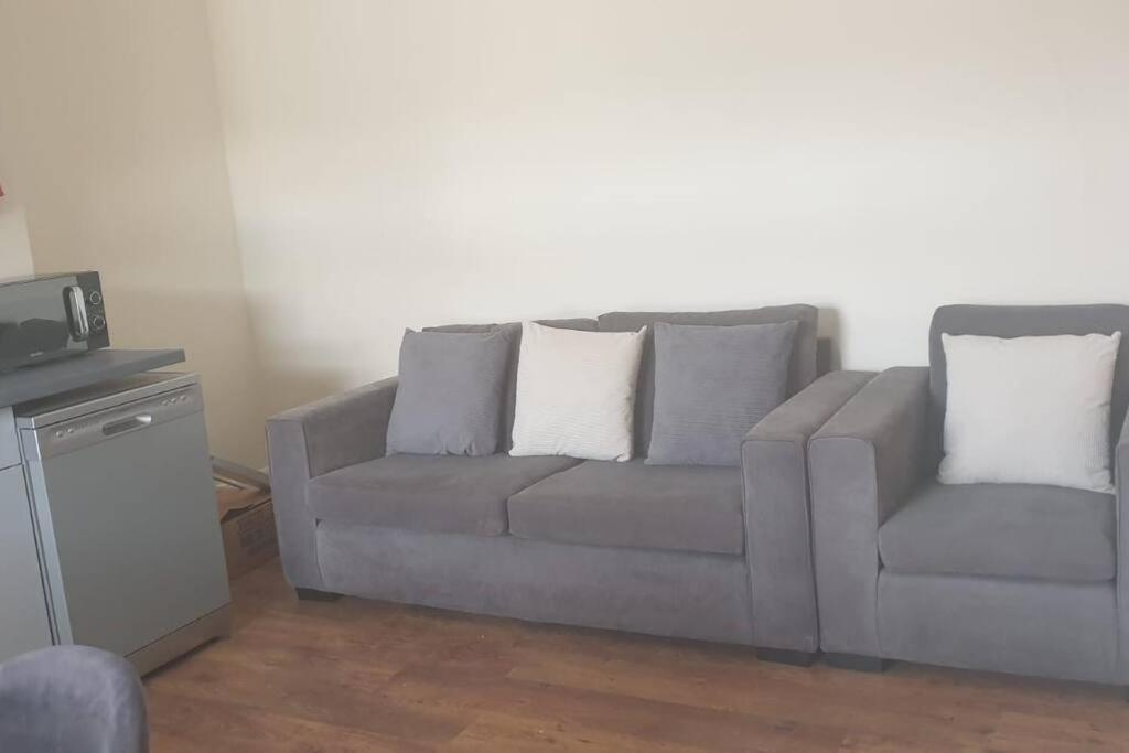 Flat C Gravesend 2 Bedroom Flat 2 Min Walk To Station & Town Centre Eksteriør billede